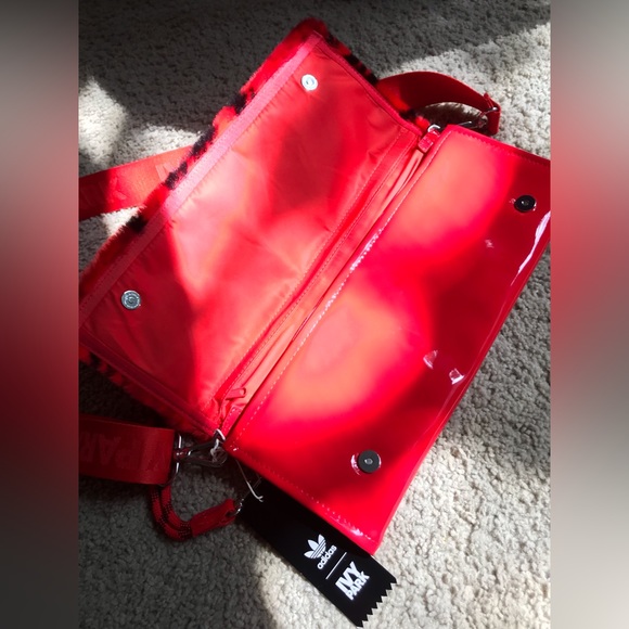 Ivy park x Adidas clutch red animal print new with tags never used rare - Picture 2 of 5
